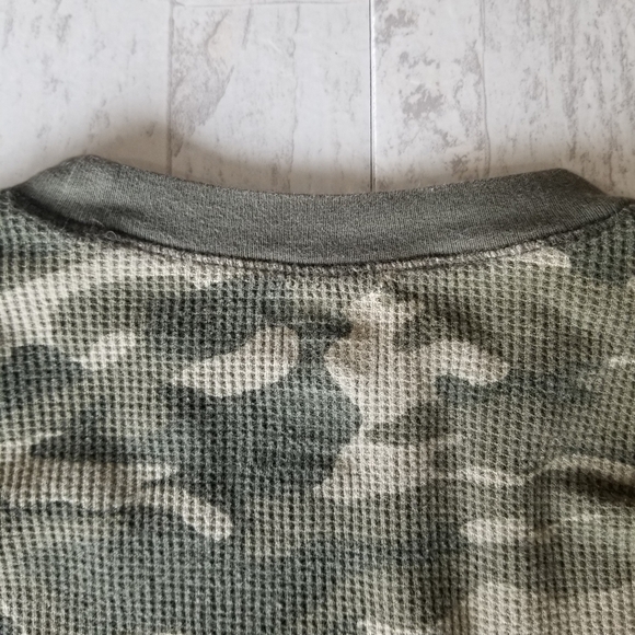 Old Navy Long Sleeve Green camouflage shirt Size 18-24 mo - Picture 10 of 12
